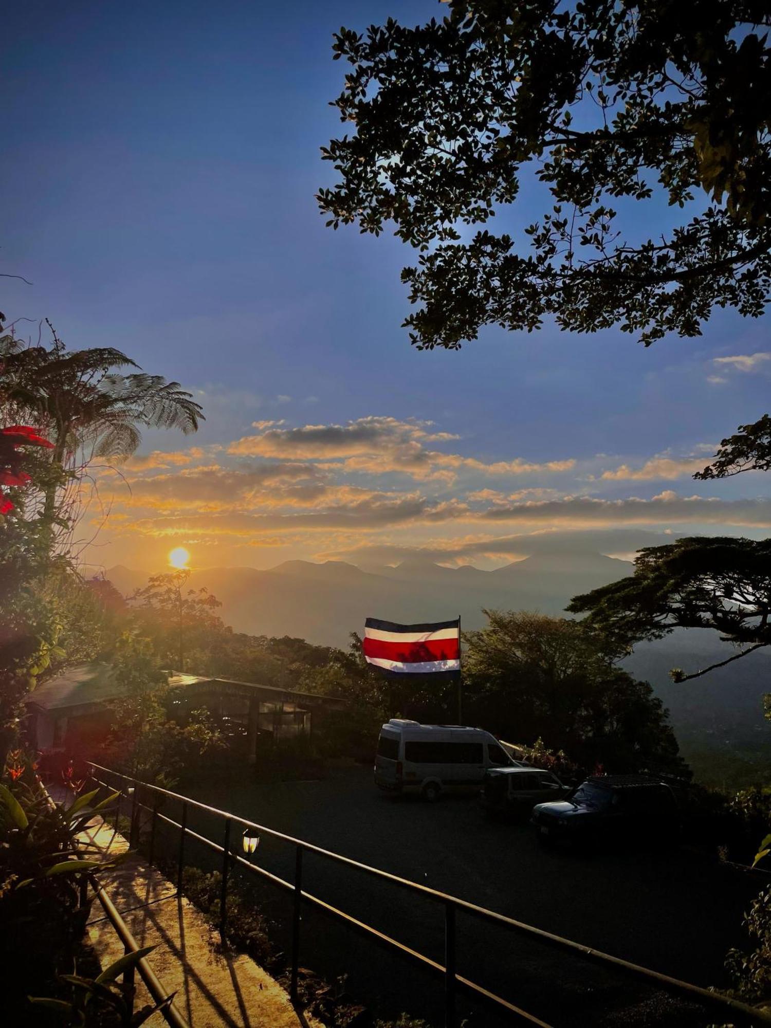 Heliconias Rainforest Lodge 比加瓜 外观 照片