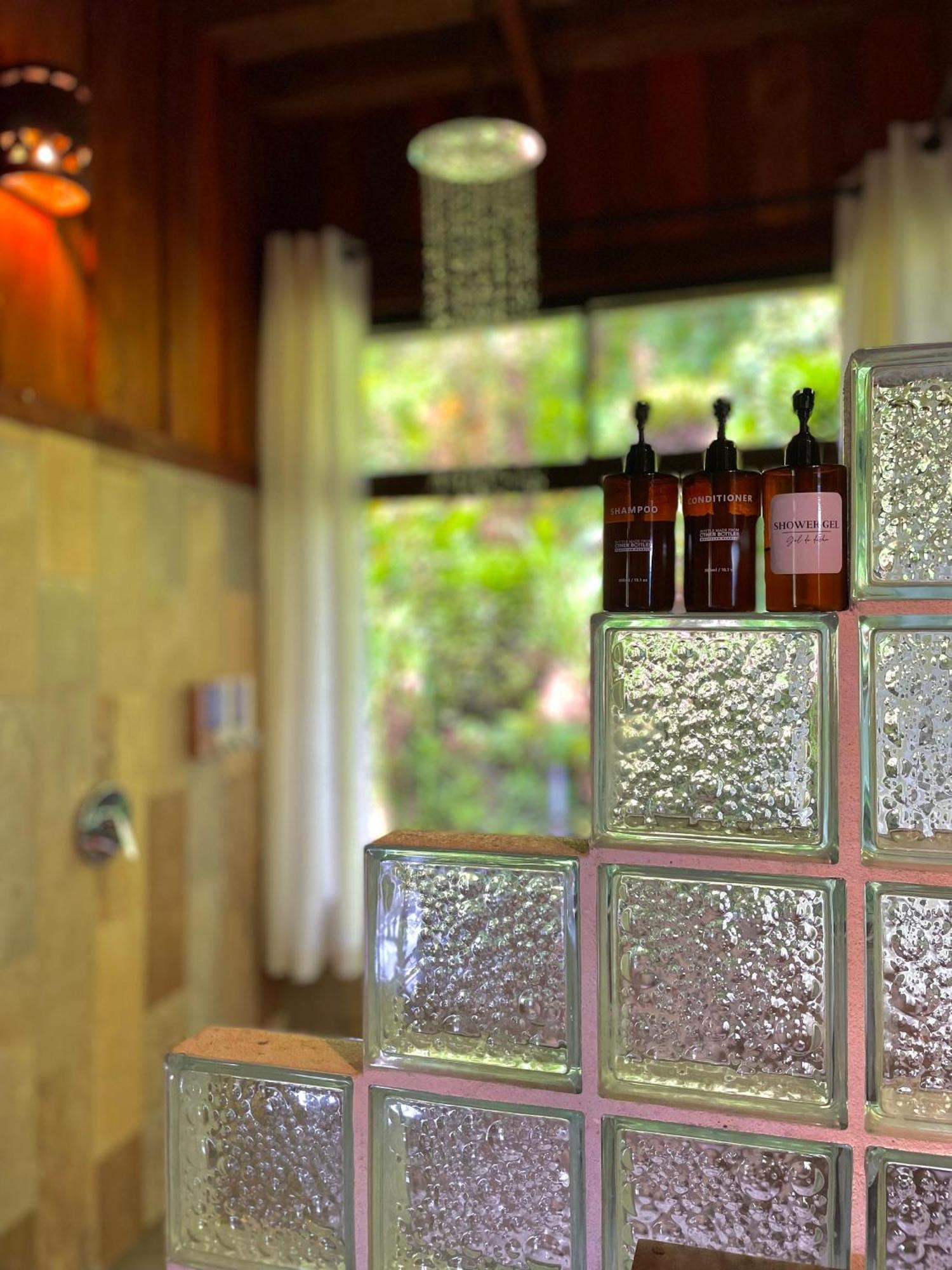 Heliconias Rainforest Lodge 比加瓜 外观 照片