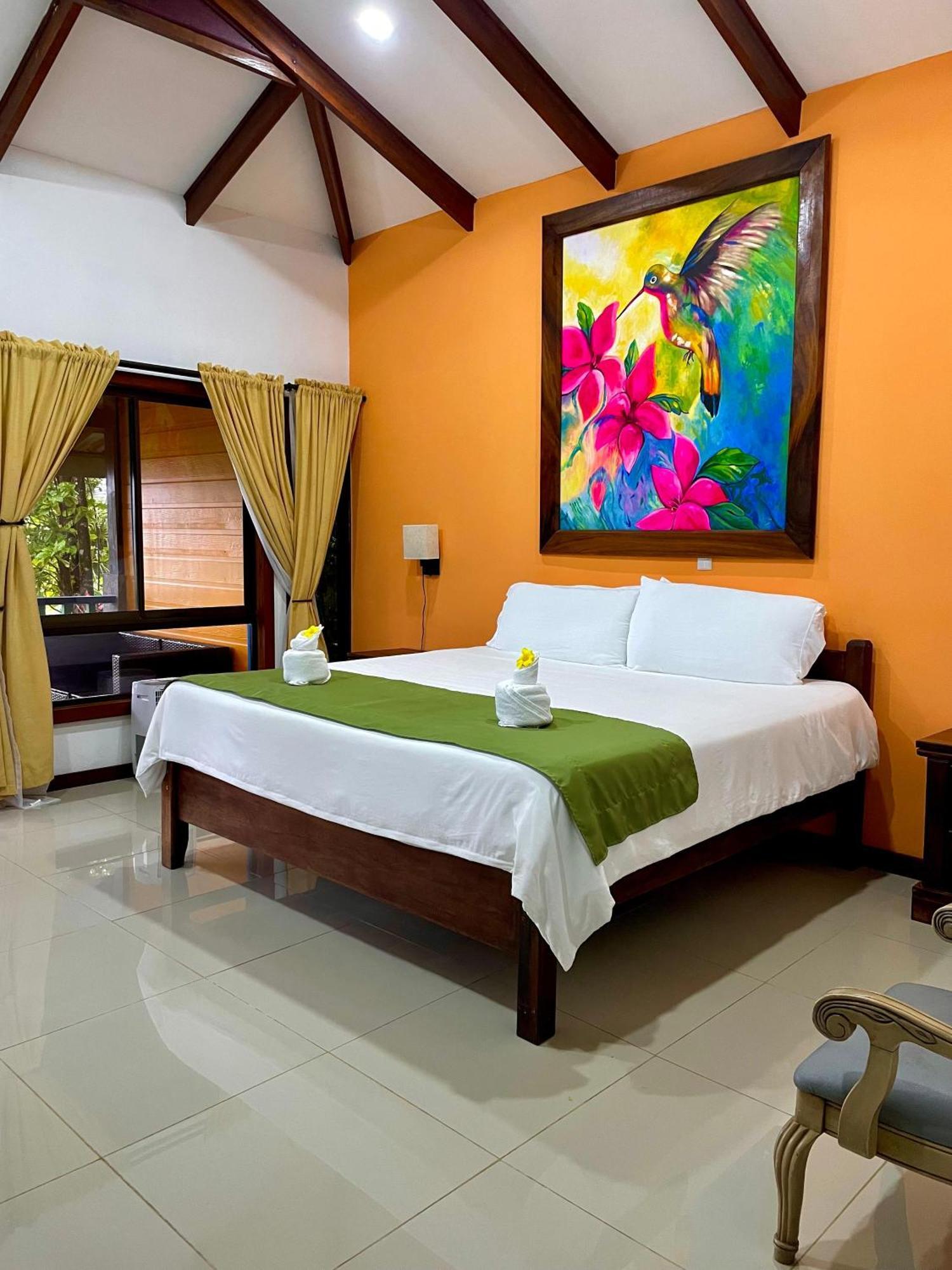 Heliconias Rainforest Lodge 比加瓜 外观 照片